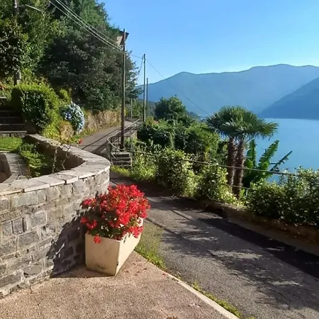 Casa Camelie Holiday home Pino Lago Maggiore