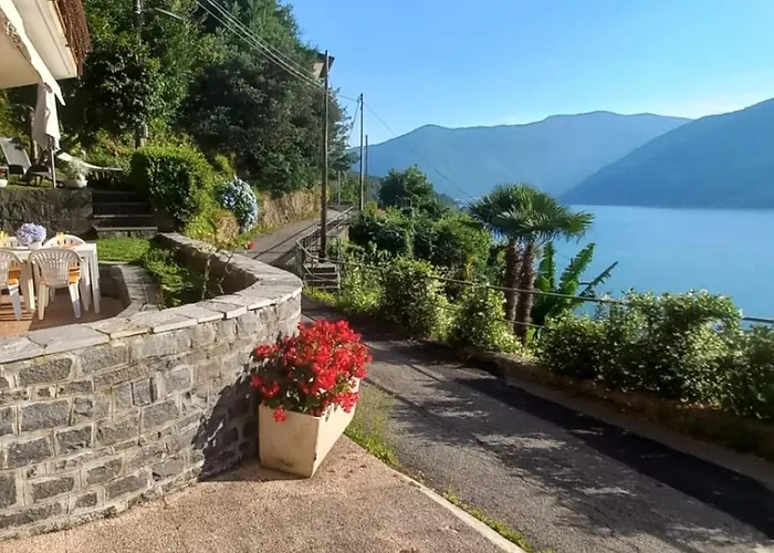 Casa Camelie בית נופש Pino Lago Maggiore